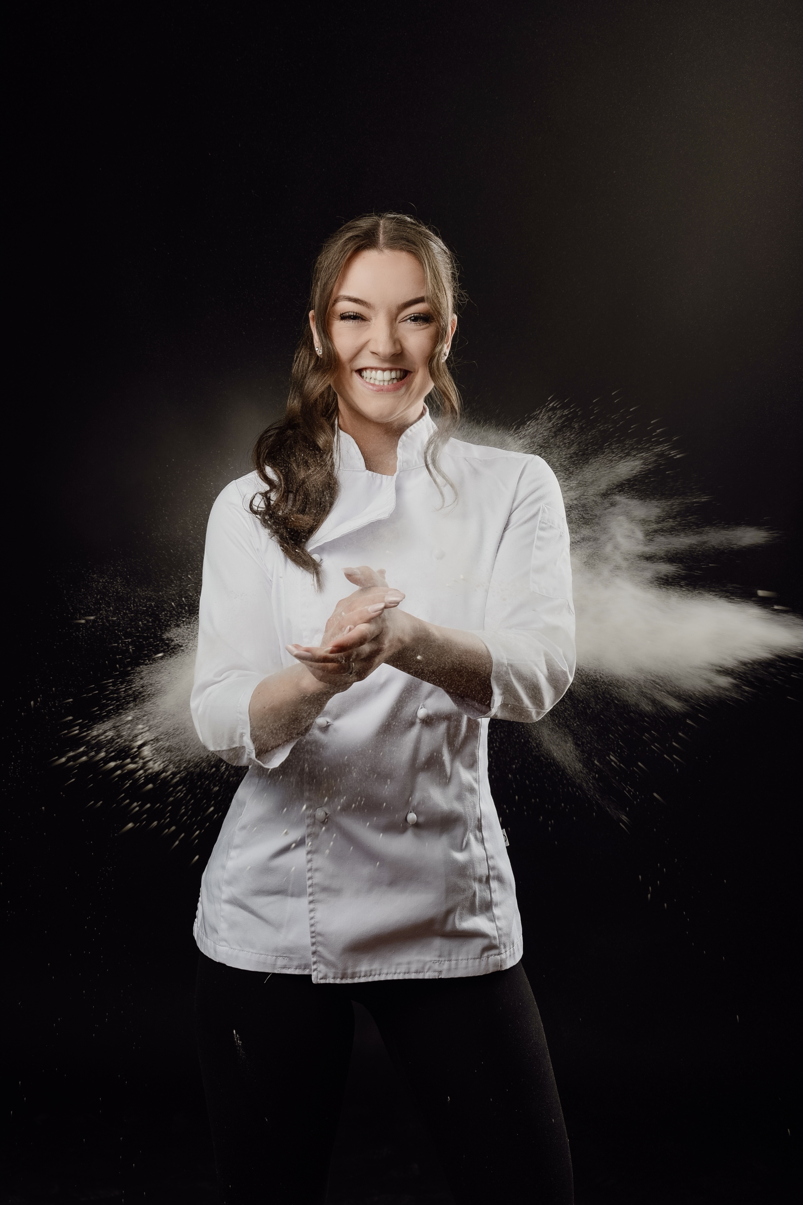 Annika beim Backen